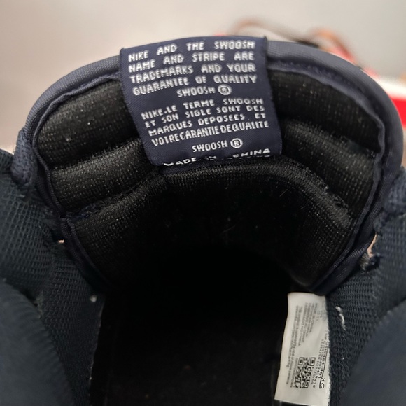 Mid Jordan 1 Retro OG UNC - Picture 5 of 7